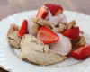 Brown sugar meringues with strawberries and cream