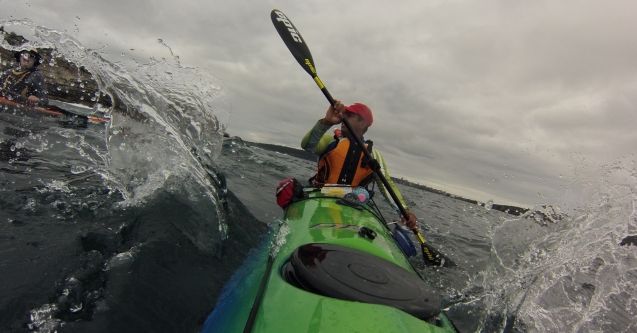 Kayakers risk lives to tackle homelessness 